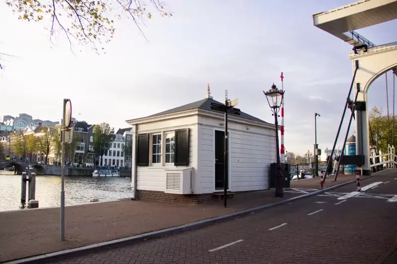 SWEETS hotel’s Walter Süskindbrug bridge house beside an Amsterdam canal